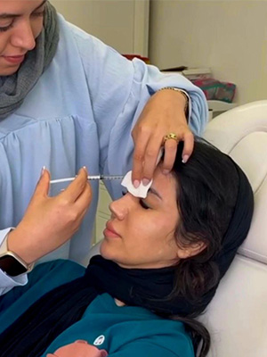 Forehead botox cover